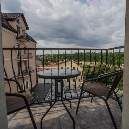 Apartments U Ratushi Kamianets-Podilskyi Exterior foto